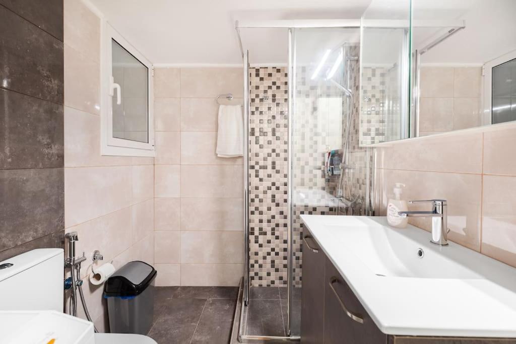 Comfy Flat Near Edem Beach By Atheniankeys Екстер'єр фото